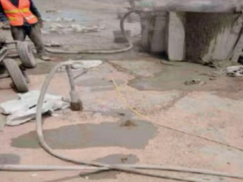 稷山水泥混凝土路面板底注浆技术 路面脱空注浆整治方案