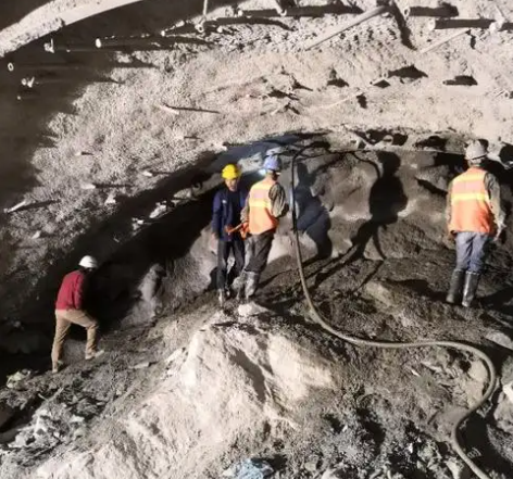 稷山拱顶带模注浆料的施工流程及注意事项